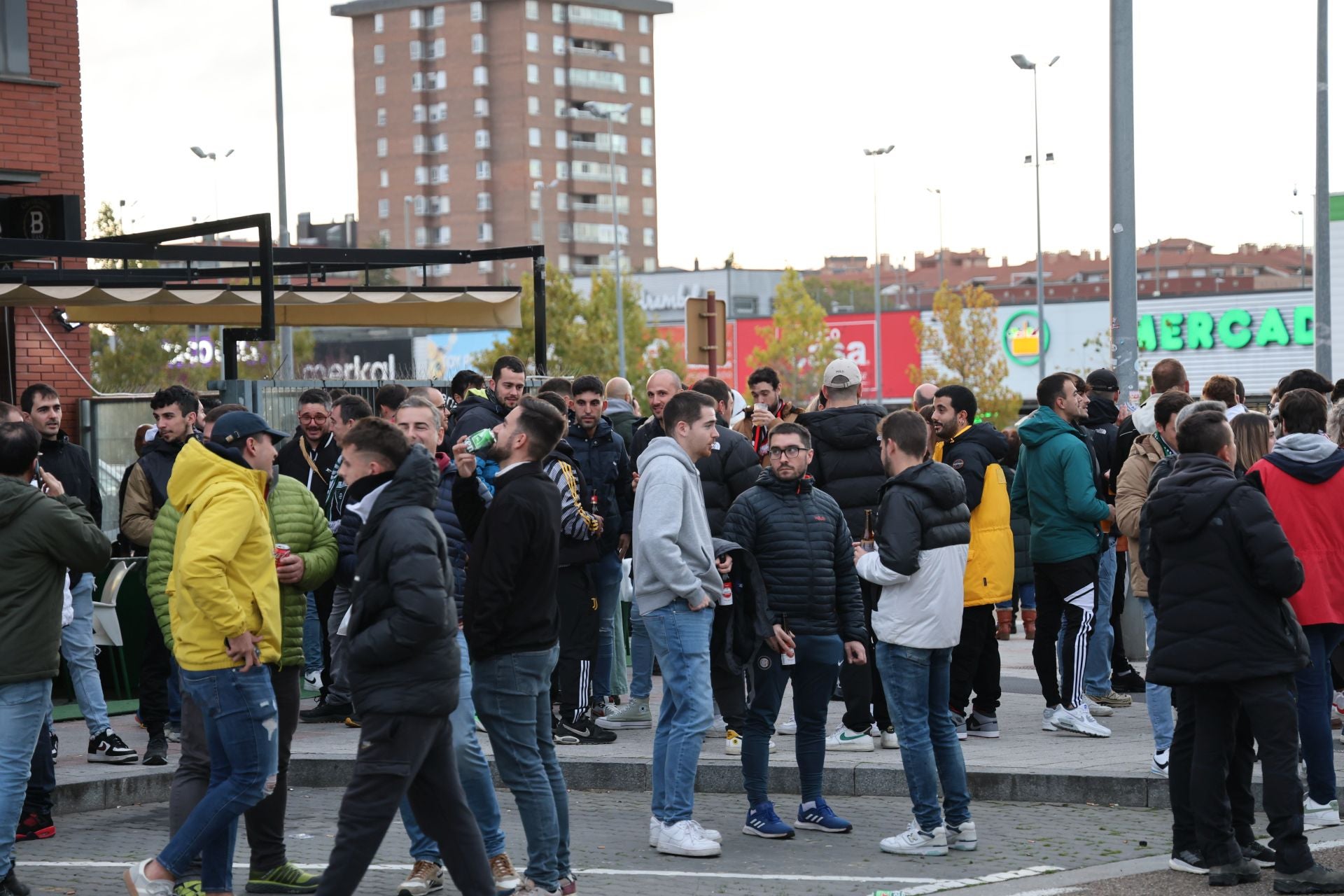 El público abarrota La Balastera con la Copa del Rey