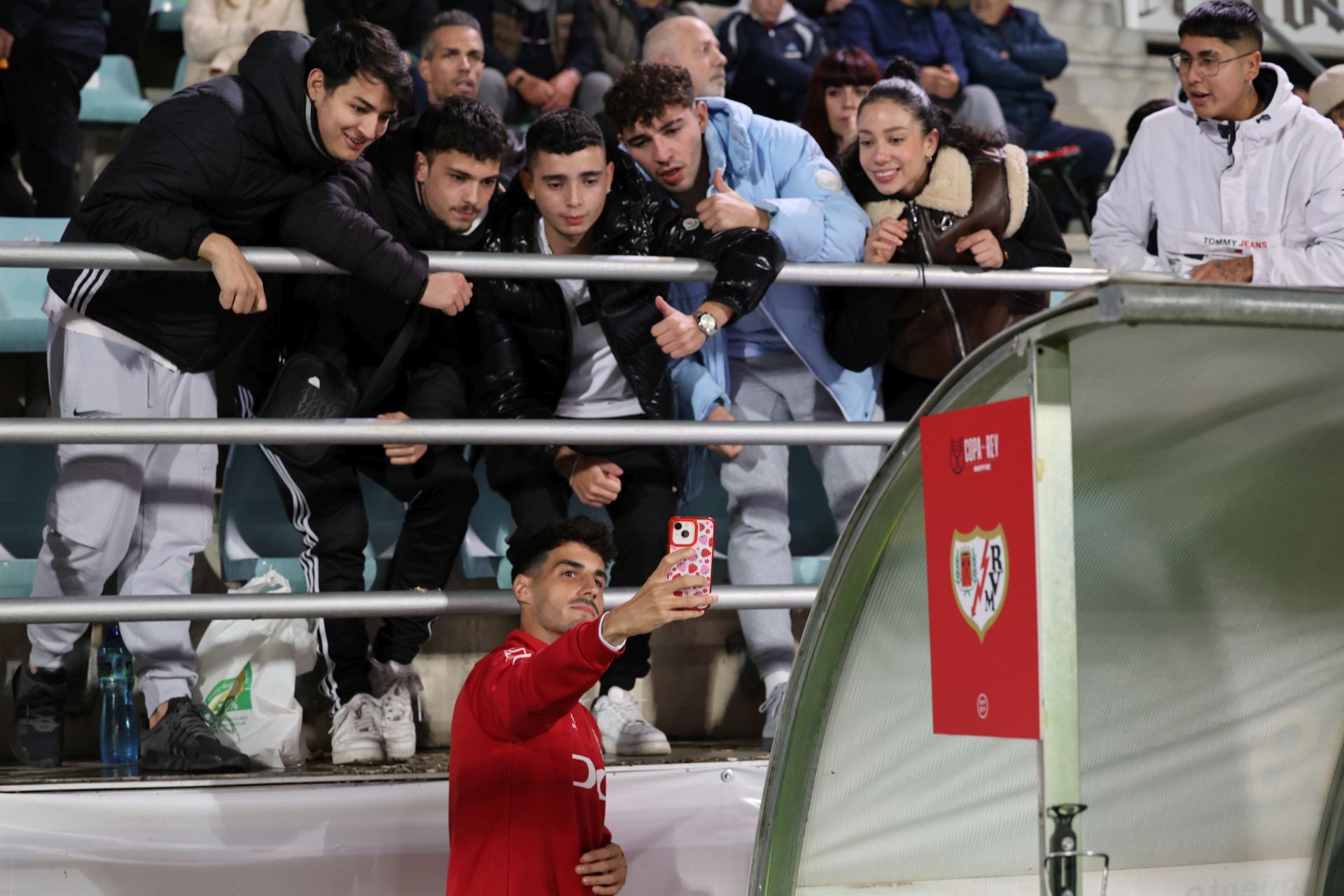 El público abarrota La Balastera con la Copa del Rey