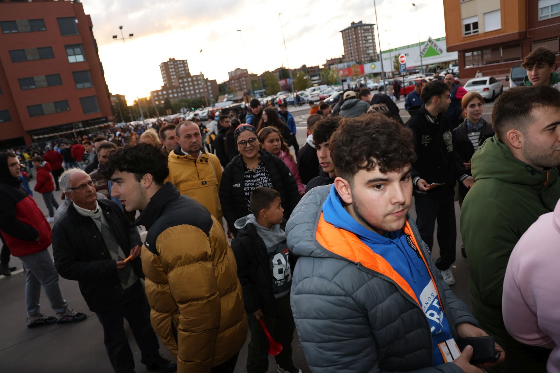 El público abarrota La Balastera con la Copa del Rey