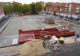 Obras de impermeabilización y reurbanización de la plaza situada entre las calles Romojaro y Amor de Dios.