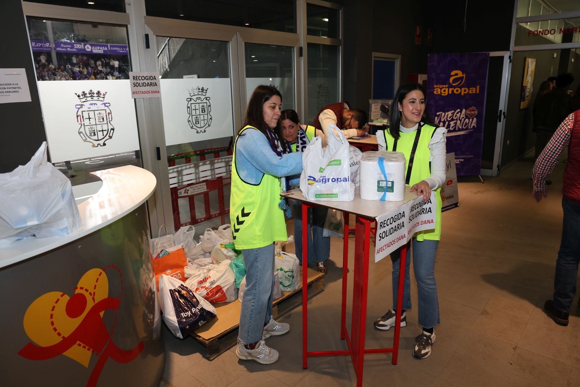 Búscate en las gradas del Súper Agropal Palencia-HLA Alicante