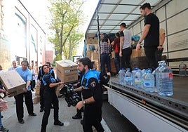 Carga del primer camión de ayuda desde Palencia a Valencia