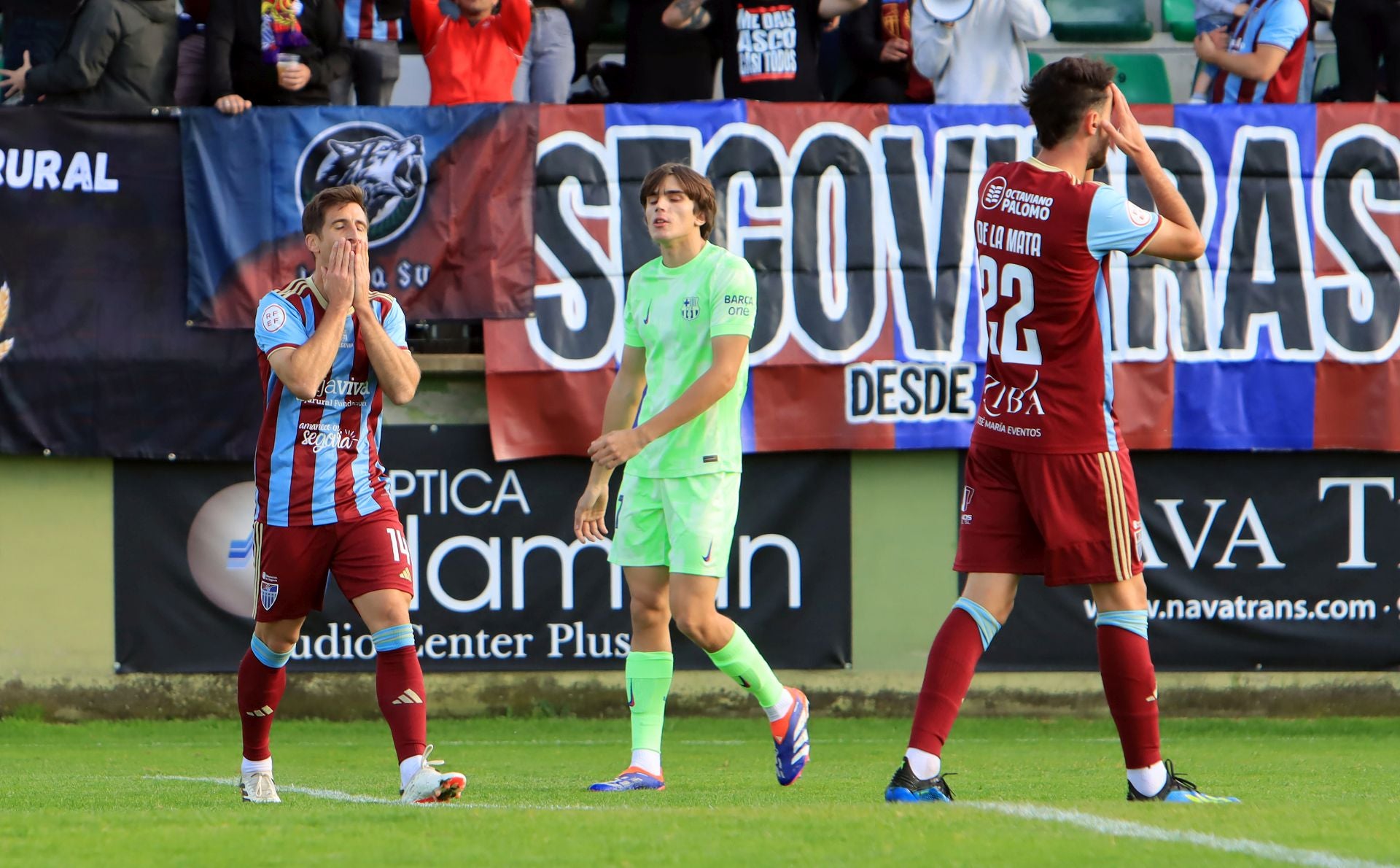 Fotos del empate de la Segoviana ante el Barcelona B