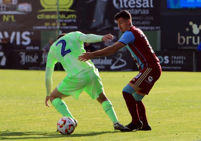 Jugadas del partido entre la Segoviana y el Barcelona Athletic.