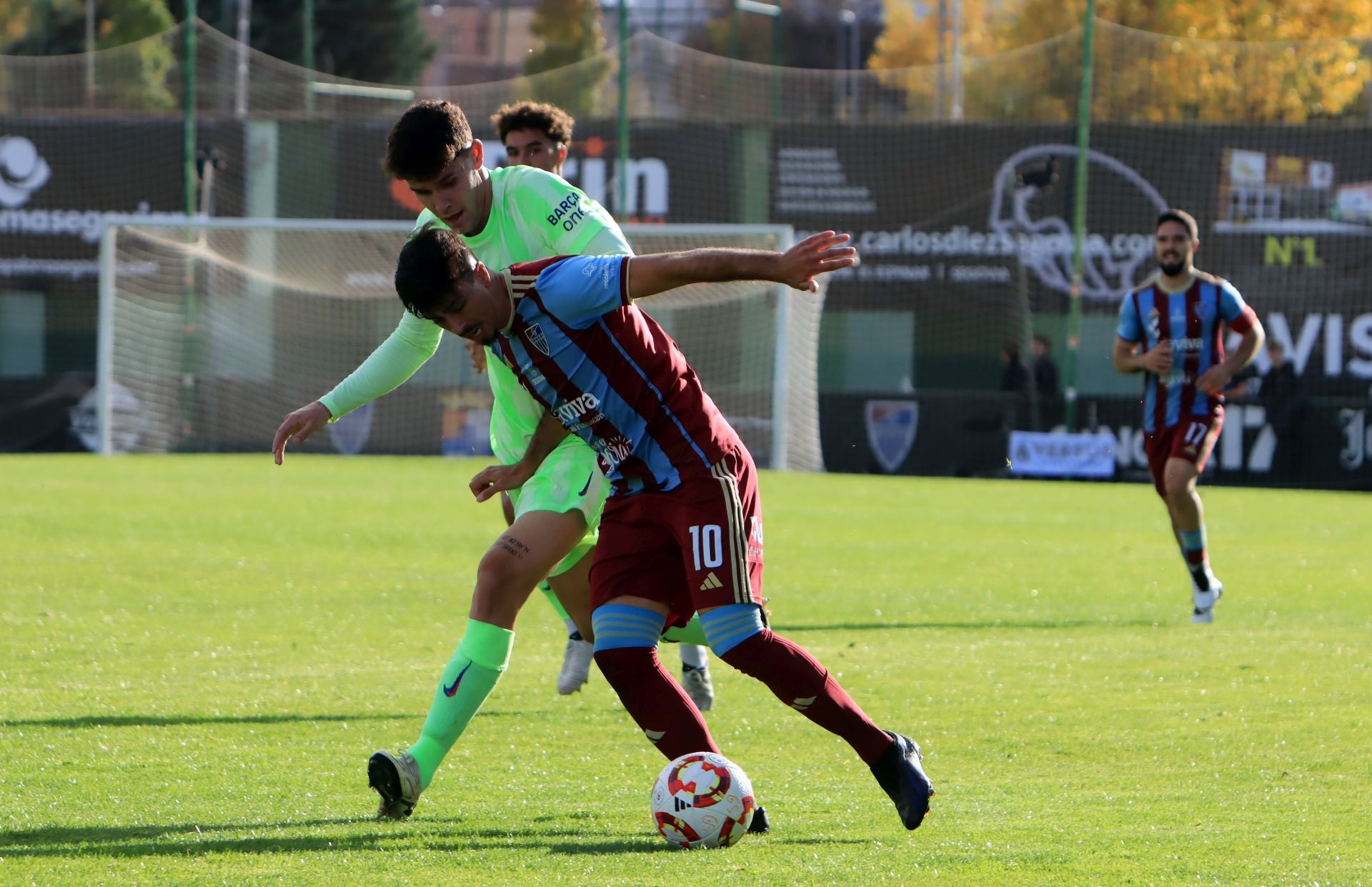 Fotos del empate de la Segoviana ante el Barcelona B