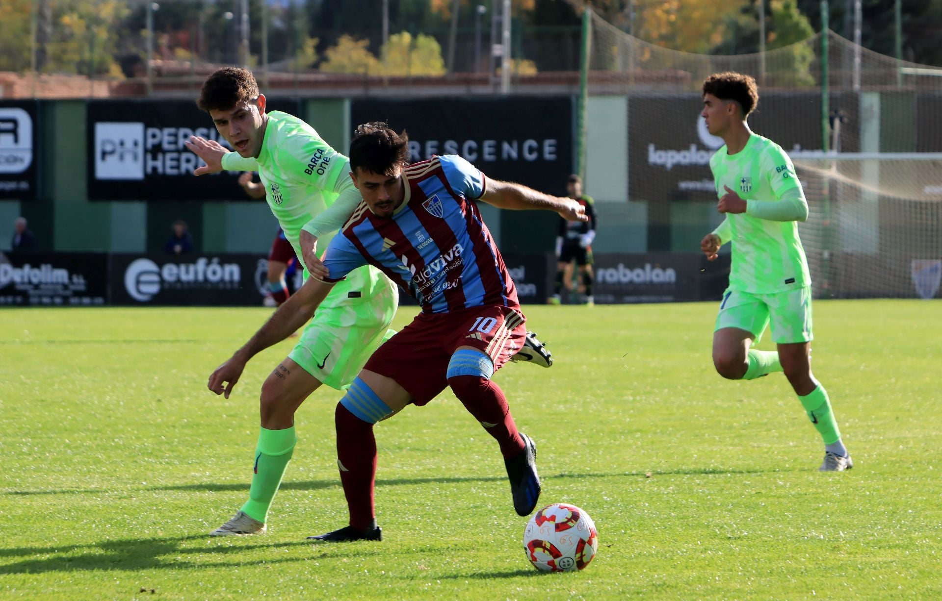 Fotos del empate de la Segoviana ante el Barcelona B