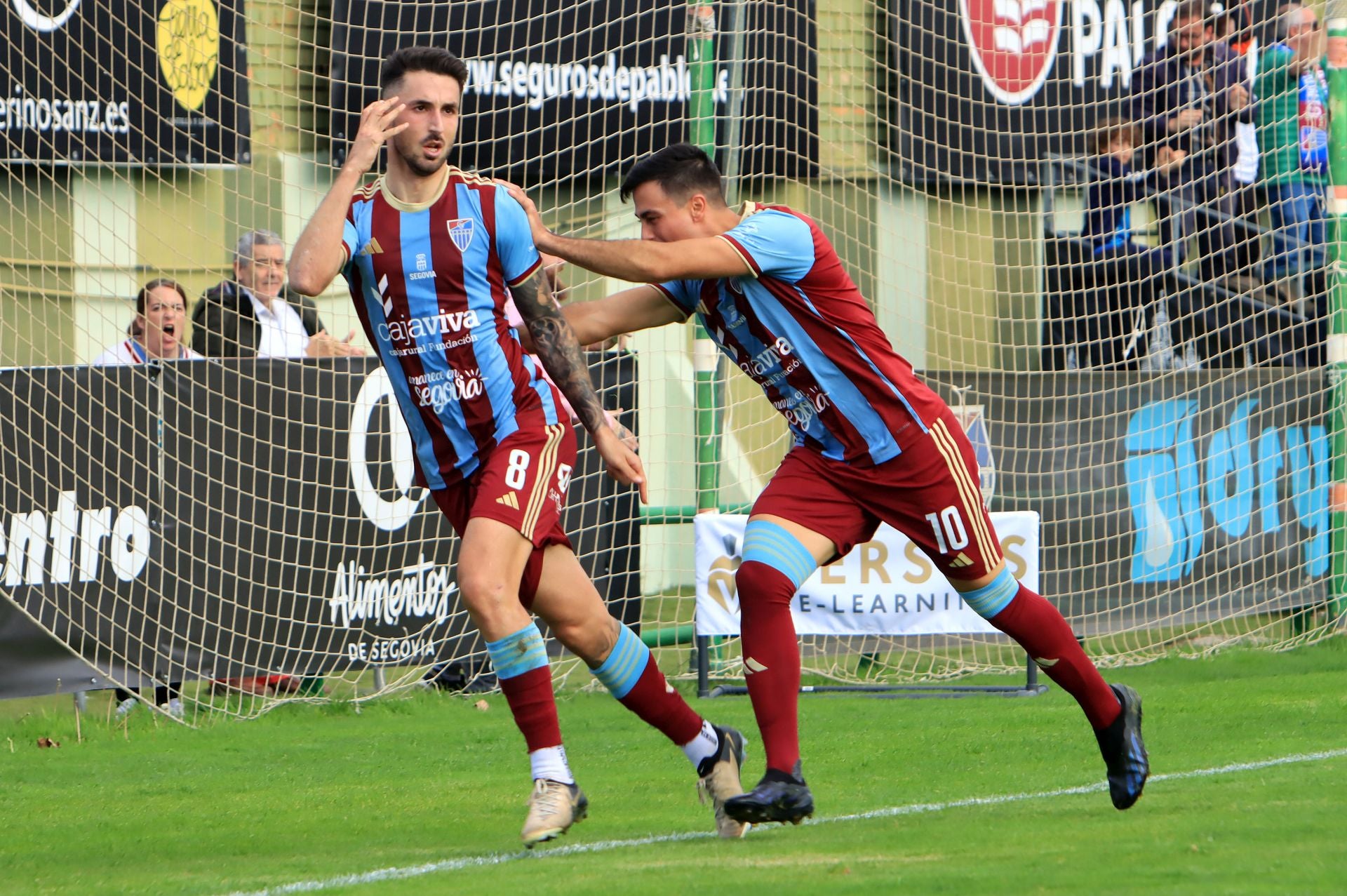 Fotos del empate de la Segoviana ante el Barcelona B