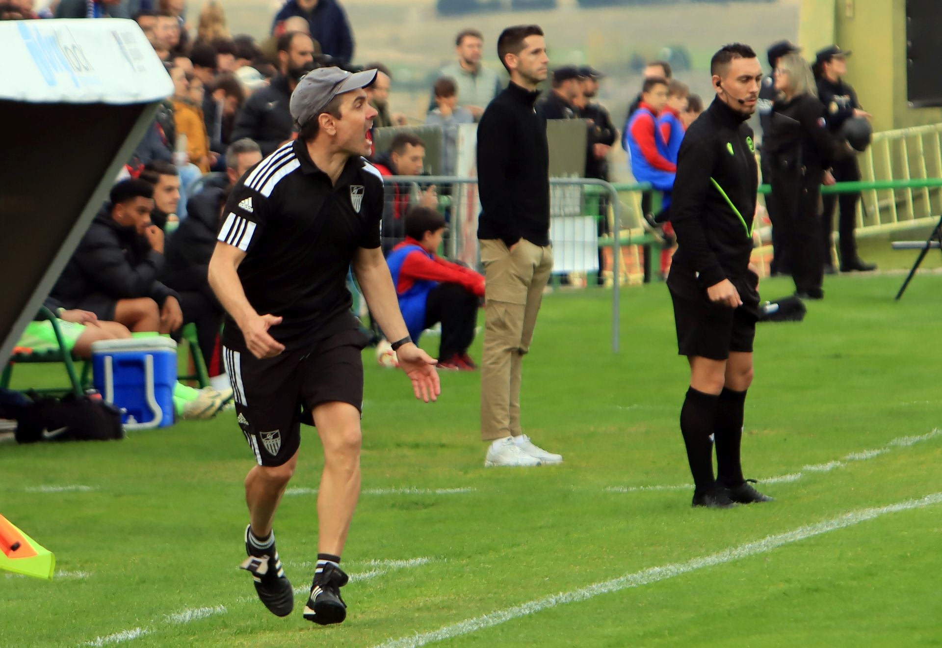 Fotos del empate de la Segoviana ante el Barcelona B