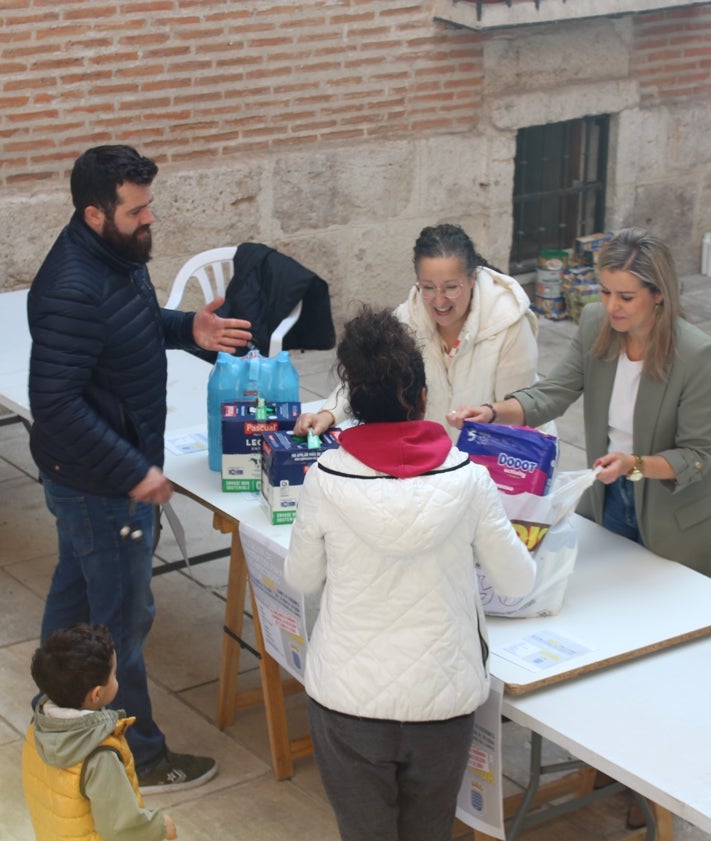 Imagen secundaria 2 - Entrega de alimentos en Medina del Campo 