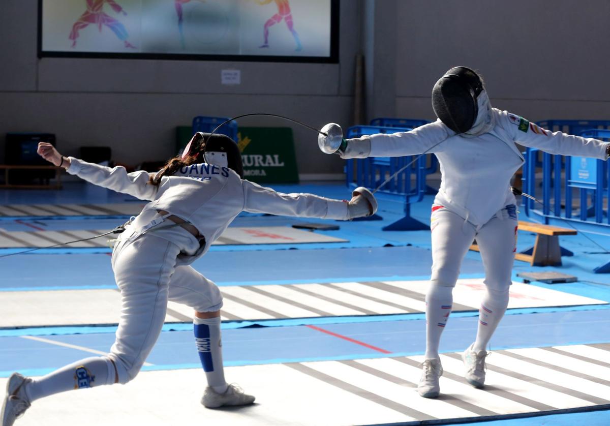 Las campeonas de España del Valladolid Club de Esgrima brillan en casa