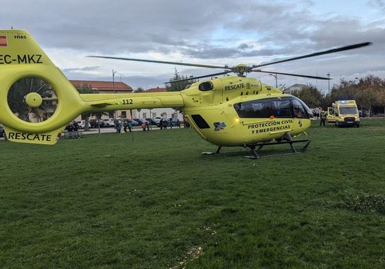 Helicóptero del servicio de Protección Civil y Emergencias de Sacyl enviado al rescate.