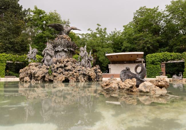 La Fuente de los Cisnes en el Campo Grande.