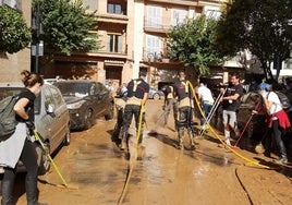 Los bomberos de Valladolid ayudan el tareas de rescate en Aldaia.