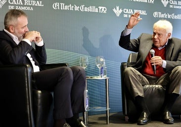 Felipe González, un café y unas cuantas fotos