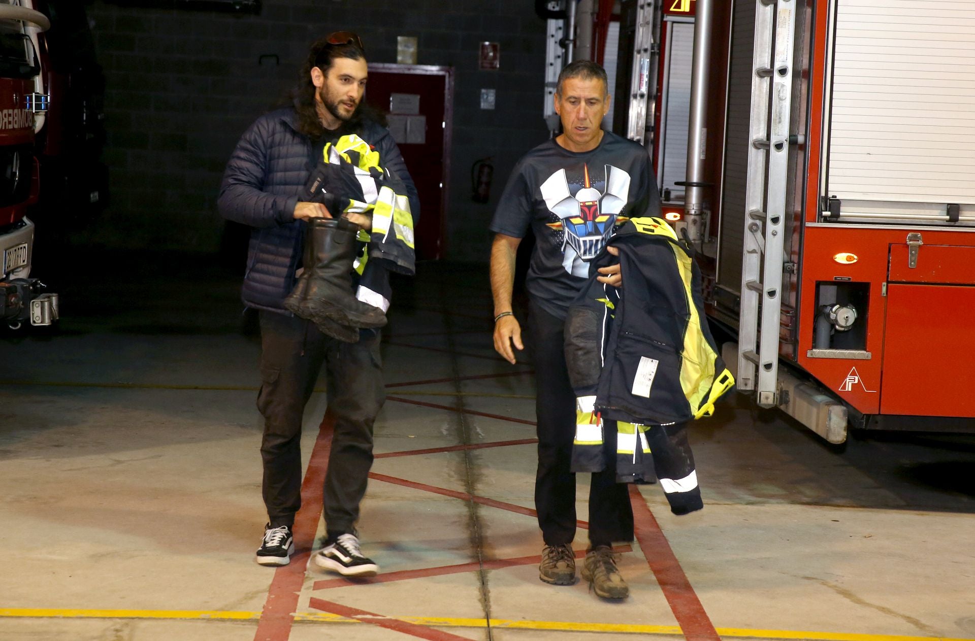 Un nuevo equipo de bomberos de Segovia parte para Valencia