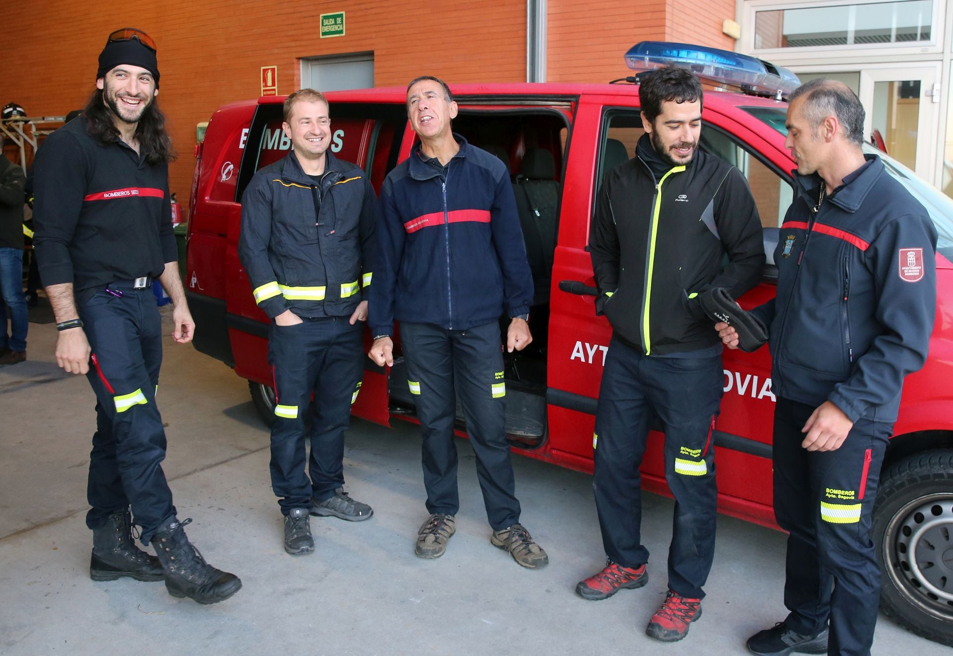 Un nuevo equipo de bomberos de Segovia parte para Valencia