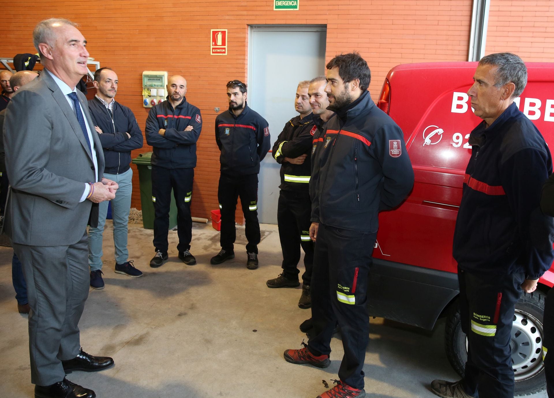 Un nuevo equipo de bomberos de Segovia parte para Valencia