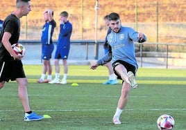 Entrenamiento del equipo de fútbol del Turégano.