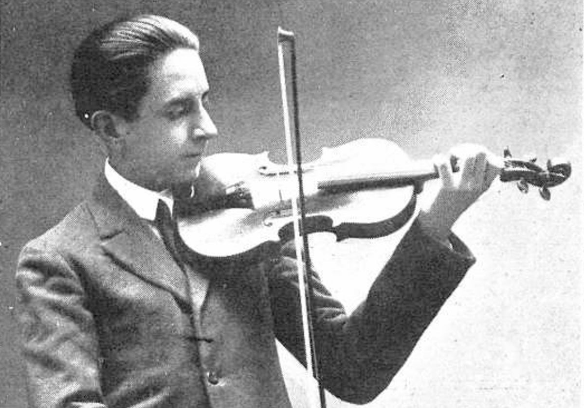 El violinista Carlos Sedano en una fotografía de 1919, con motivo del Premio Sarasate.