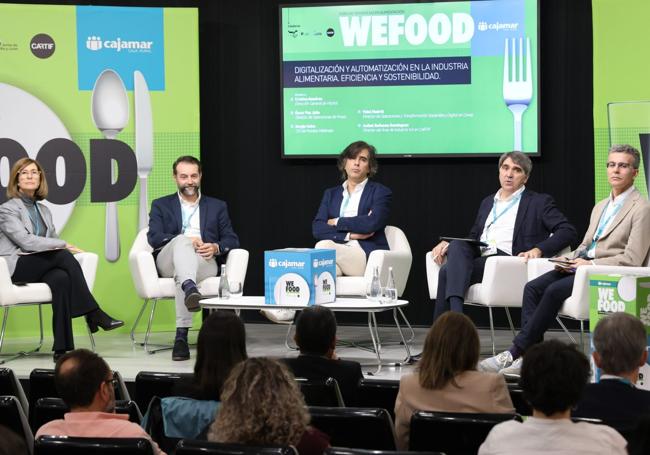 Cristina Ramírez (moderadora), Óscar Paz, Sergio Calvo, Vidal Madrid y Aníbal Reñones.