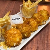 Un nuevo bar con una amplia variedad de croquetas en pleno centro de Valladolid