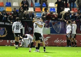 Jugadores de la Segoviana celebran el gol de Abel Pascual.