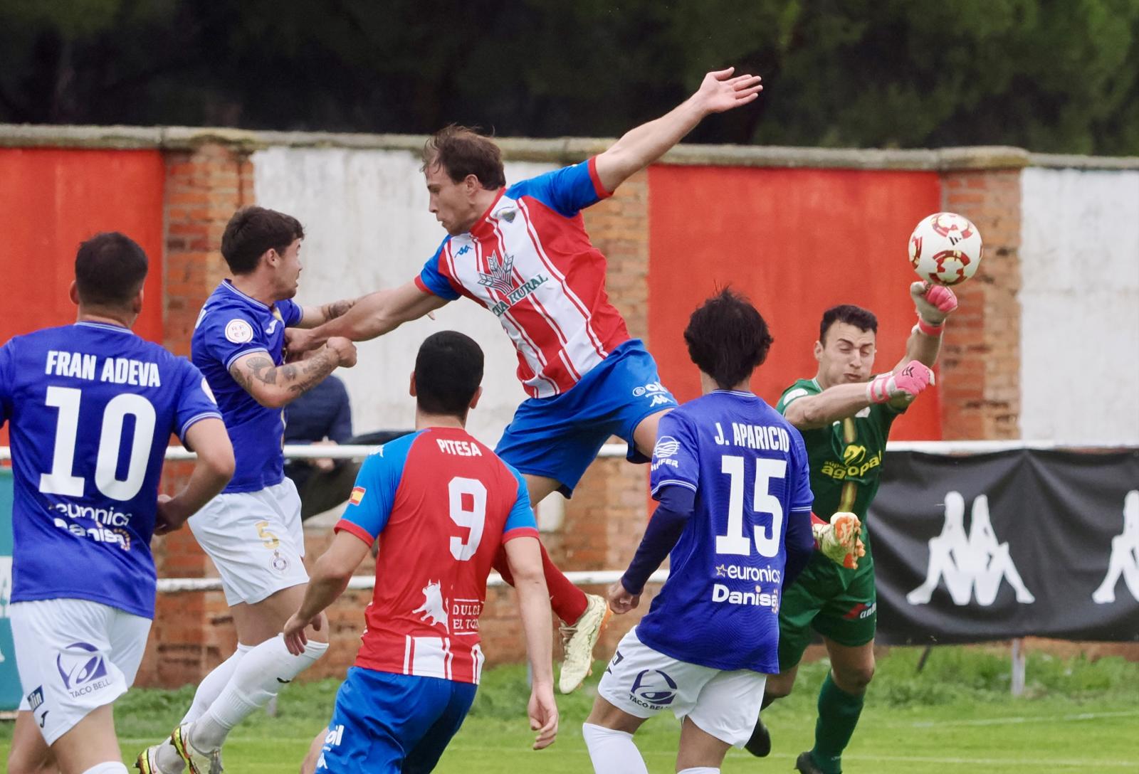 La remontada del Atlético Tordesillas frente al Palencia Cristo Atlético, en imágenes