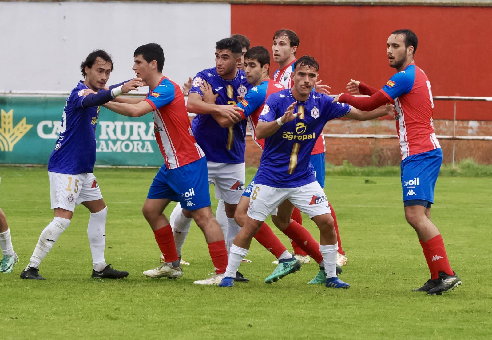 La remontada del Atlético Tordesillas frente al Palencia Cristo Atlético, en imágenes