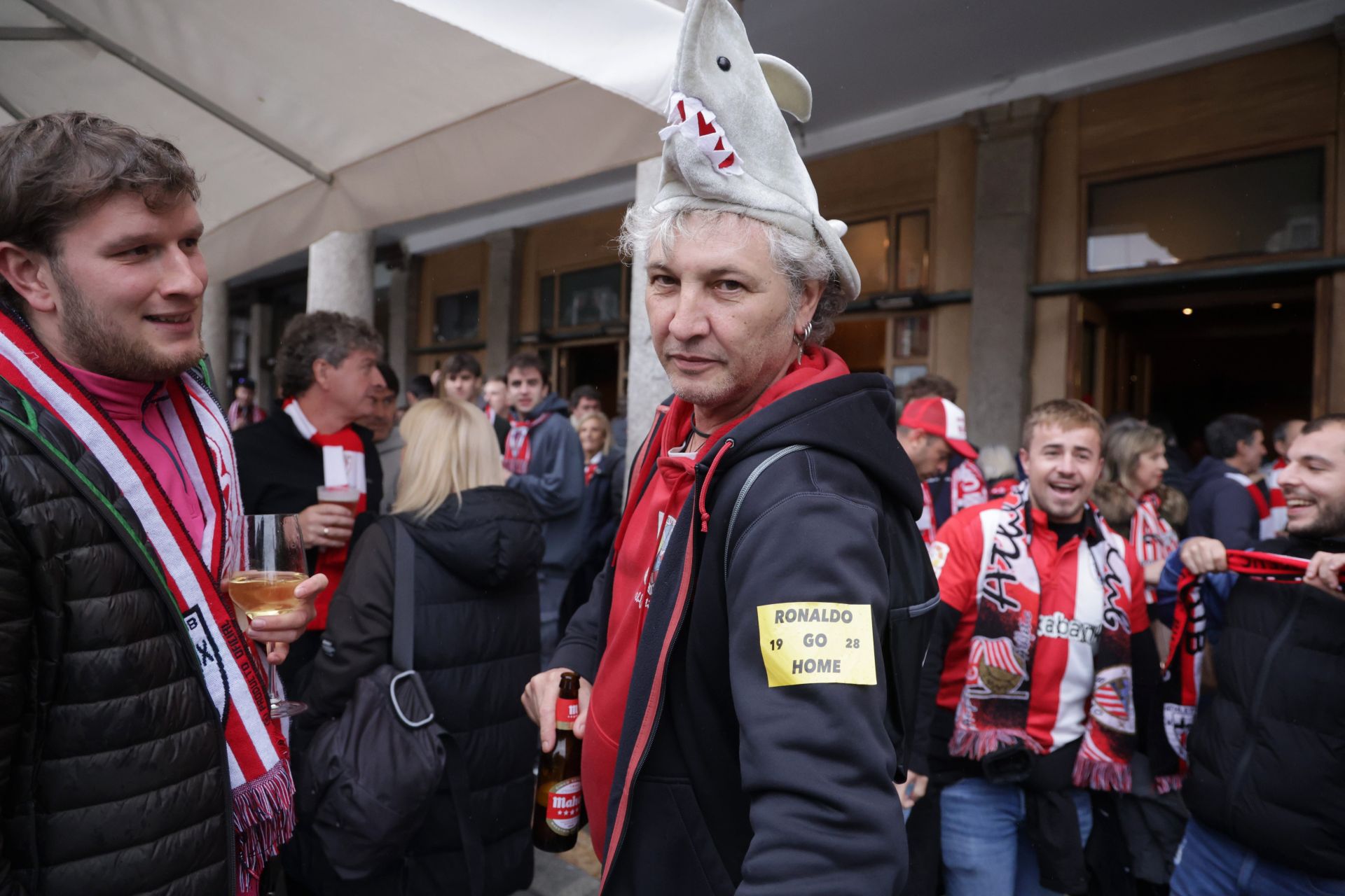 Los aficionados del Athletic de Bilbao disfrutan del ambiente vallisoletano