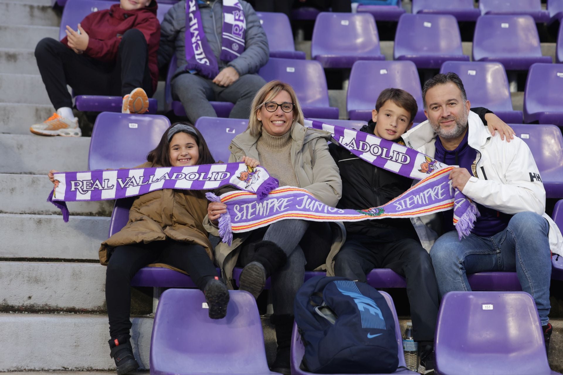 Búscate en la grada del estadio José Zorrilla (2/4)