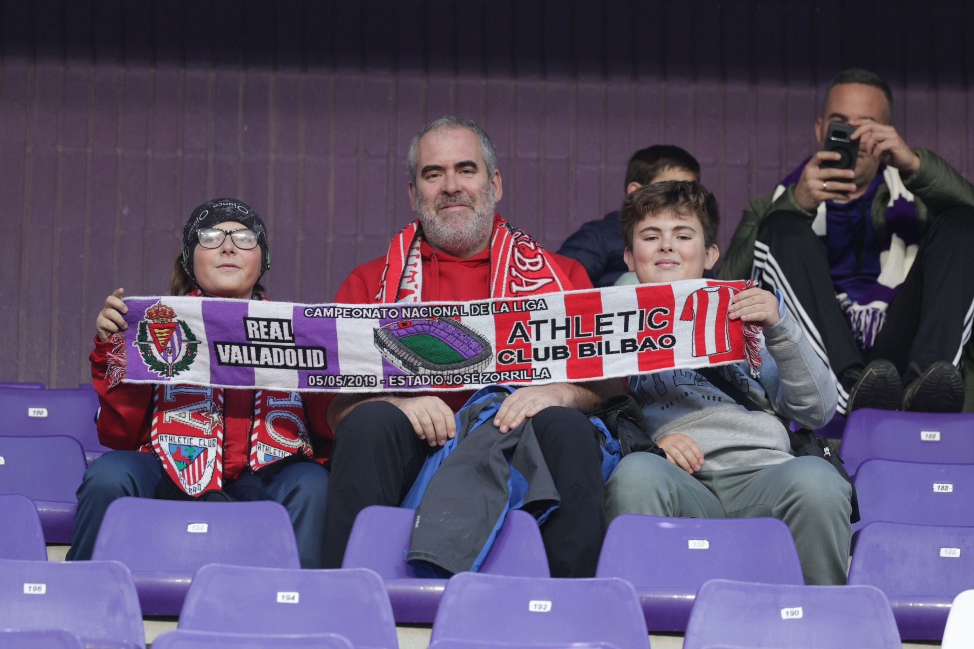 Búscate en la grada del estadio José Zorrilla (2/4)