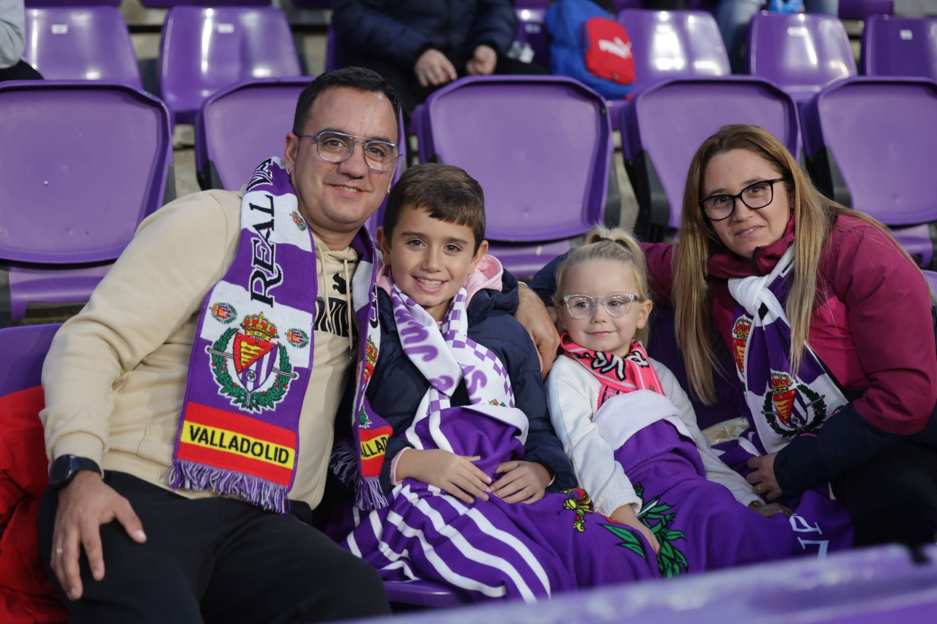 Búscate en la grada del estadio José Zorrilla (3/4)