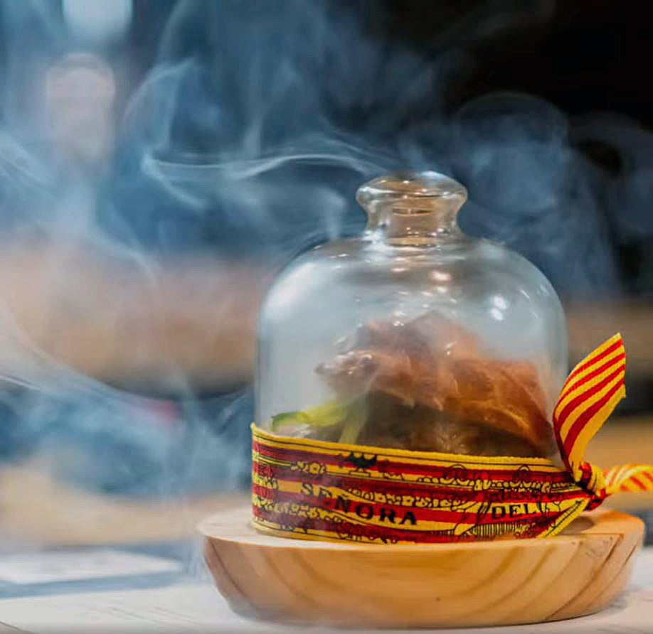 Desde Aragón, el chef Jorge Calonge elabora este 'Buñuelo de Cierzo', disponible en La Bocca Mediterranean Mood