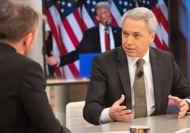 Vicente Vallés, en 'El Hormiguero', junto a Pablo Motos.