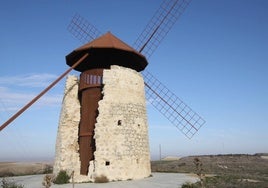 Castromembibre reconvirtió su antiguo molino de viento en un mirador