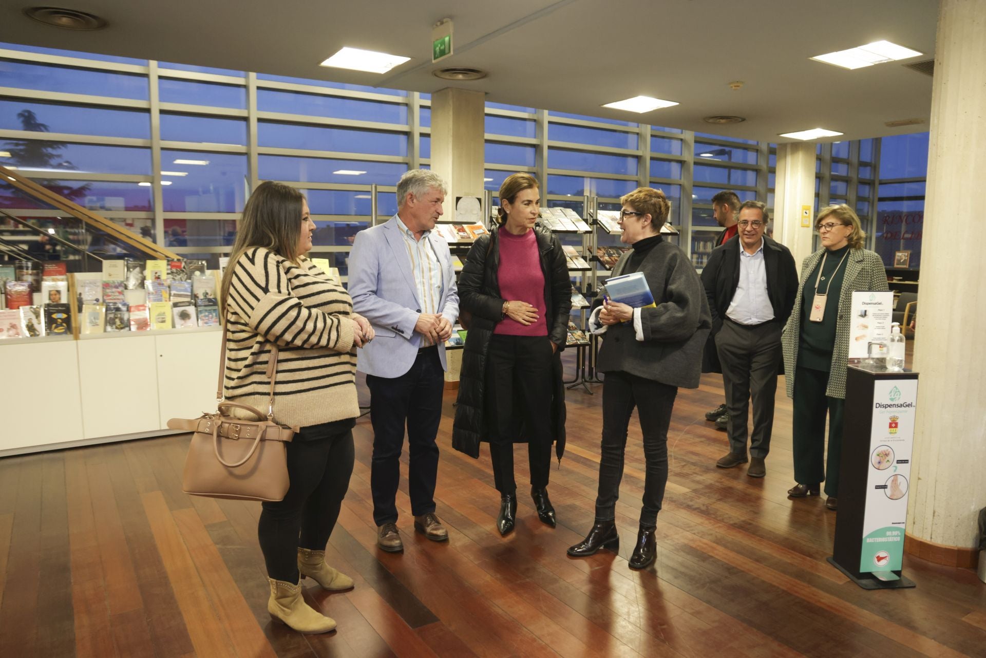 Carmen Posadas en el Aula de Cultura de Arroyo