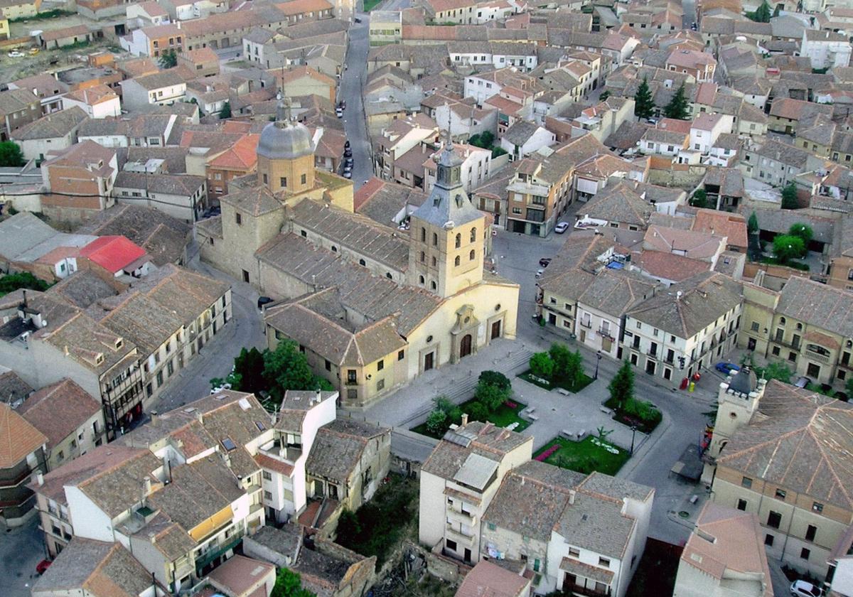 Vista aérea de parte del casco urbano de Carbonero el Mayor, en Segovia.