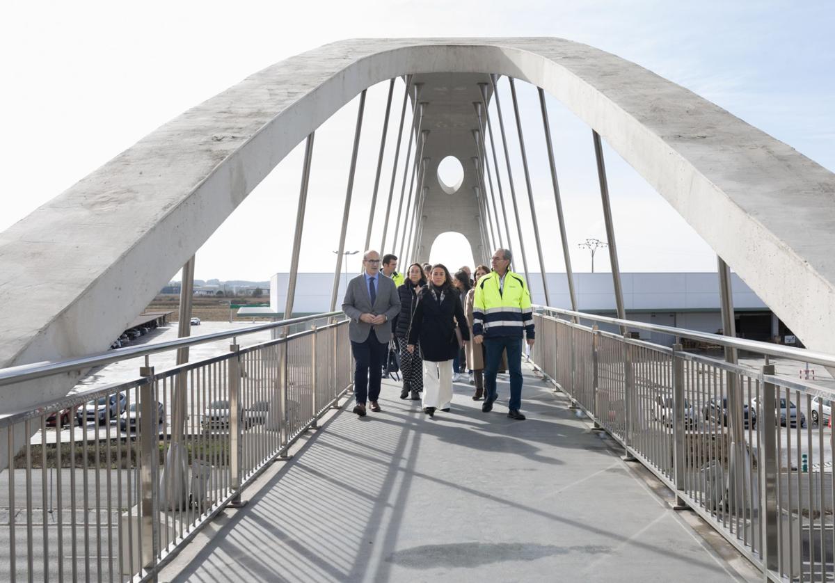 María González Corral durante su visita a las instalaciones de Cobadu.