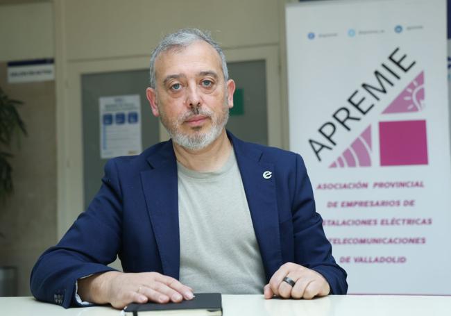 José Luis Mozo en la sede de la Asociación APREMIE