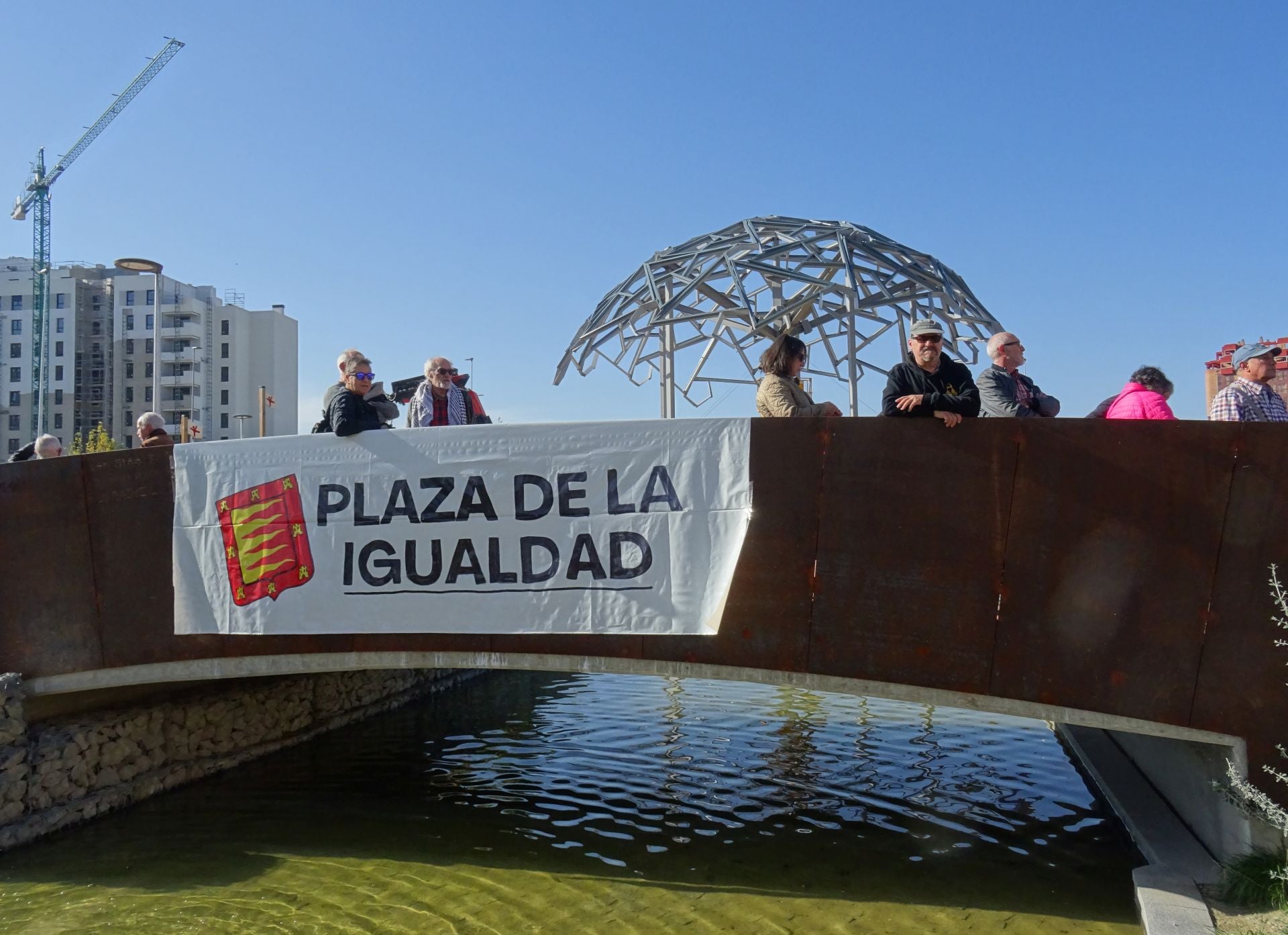 Las imágenes de la manifestación en contra de la plaza León de la Riva