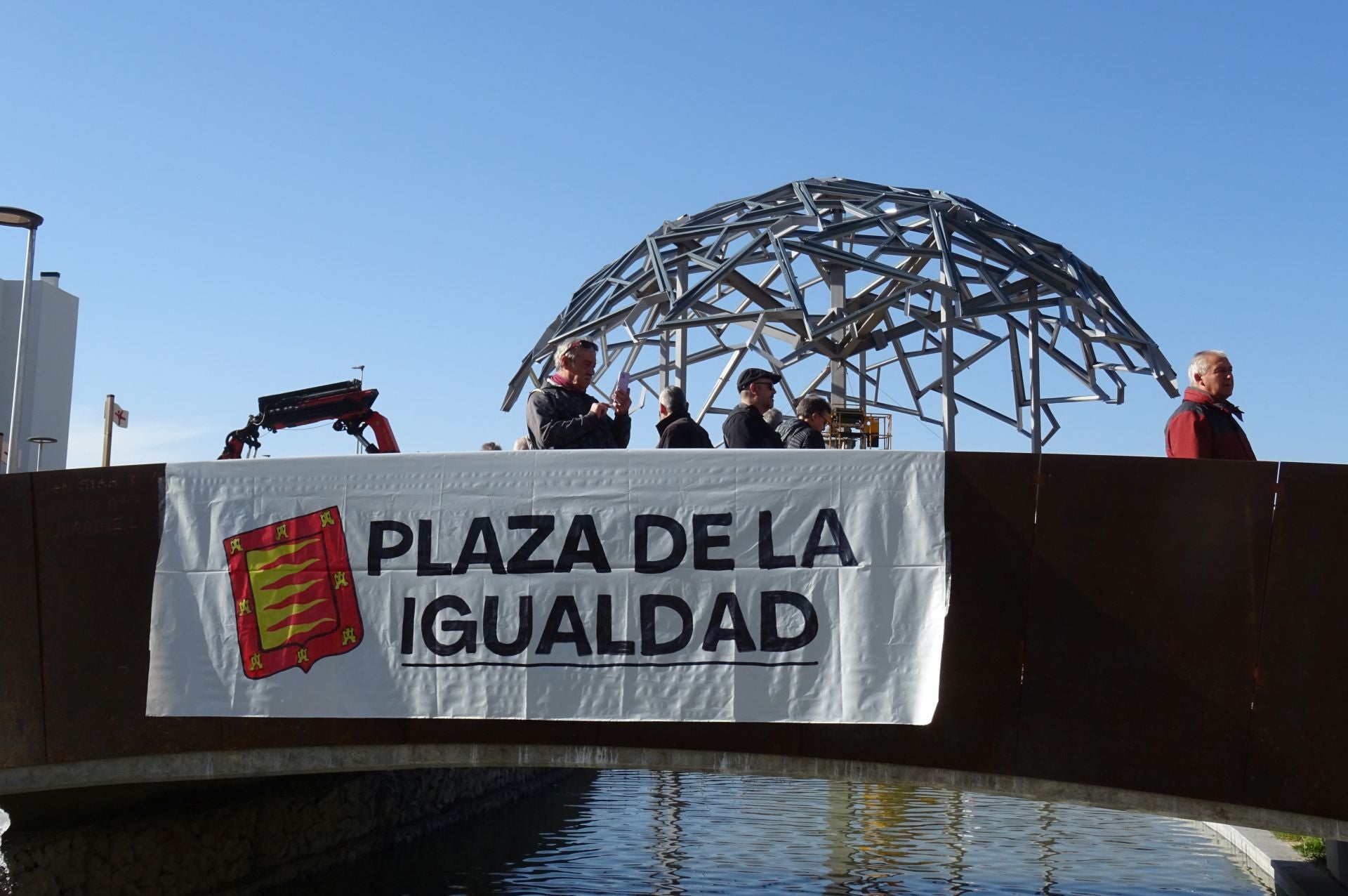 Las imágenes de la manifestación en contra de la plaza León de la Riva