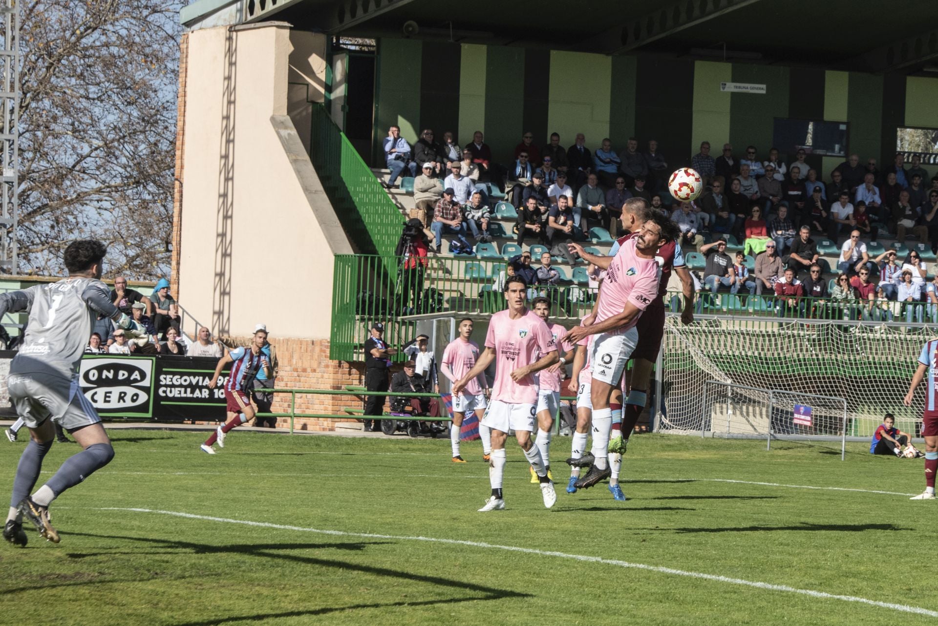 Fotos del partido entre la Segoviana y el Sestao