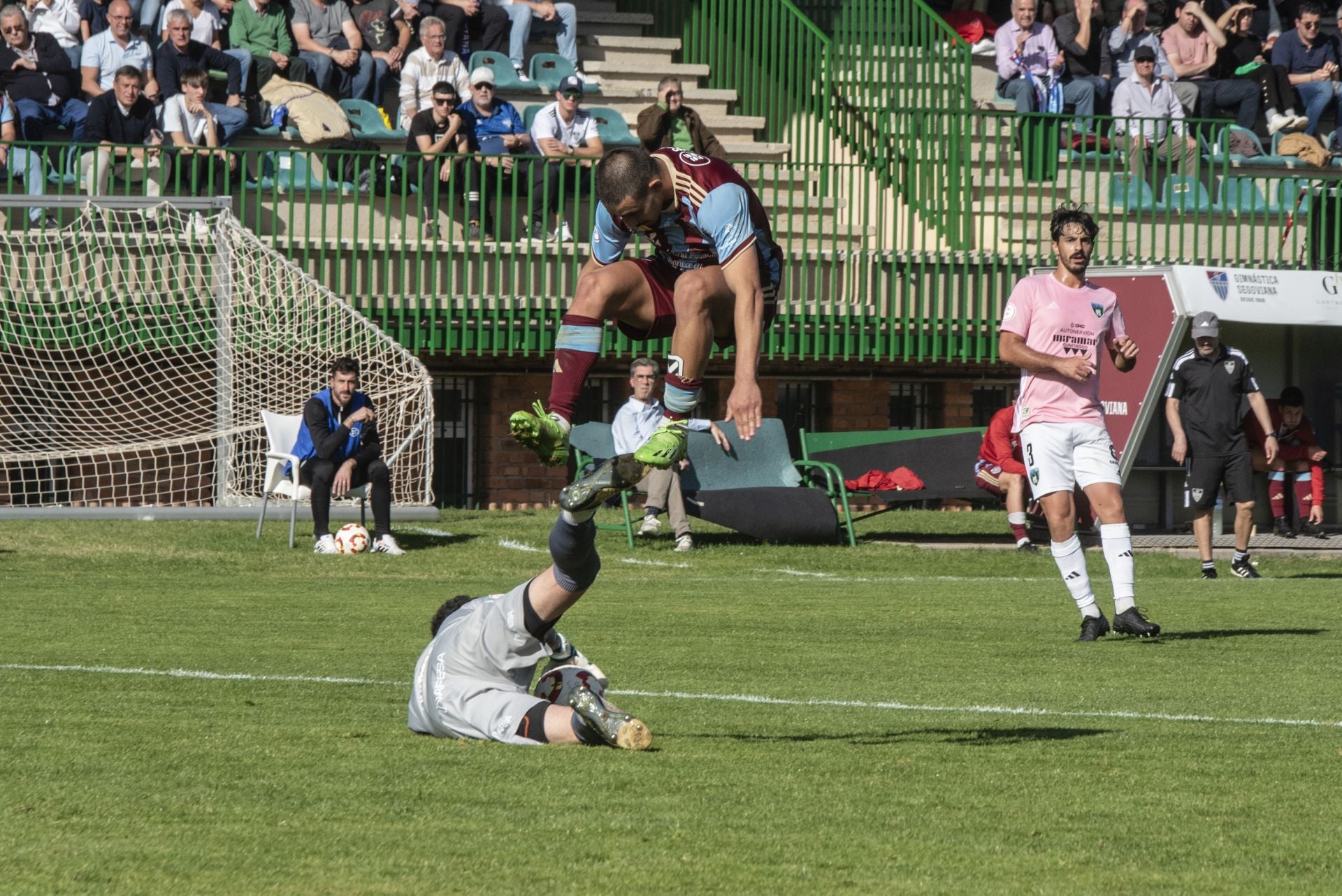 Fotos del partido entre la Segoviana y el Sestao