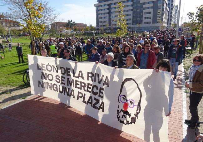 Cabecera de la manifestación que rodeó la plaza de la Ciudad de la Comunicación.