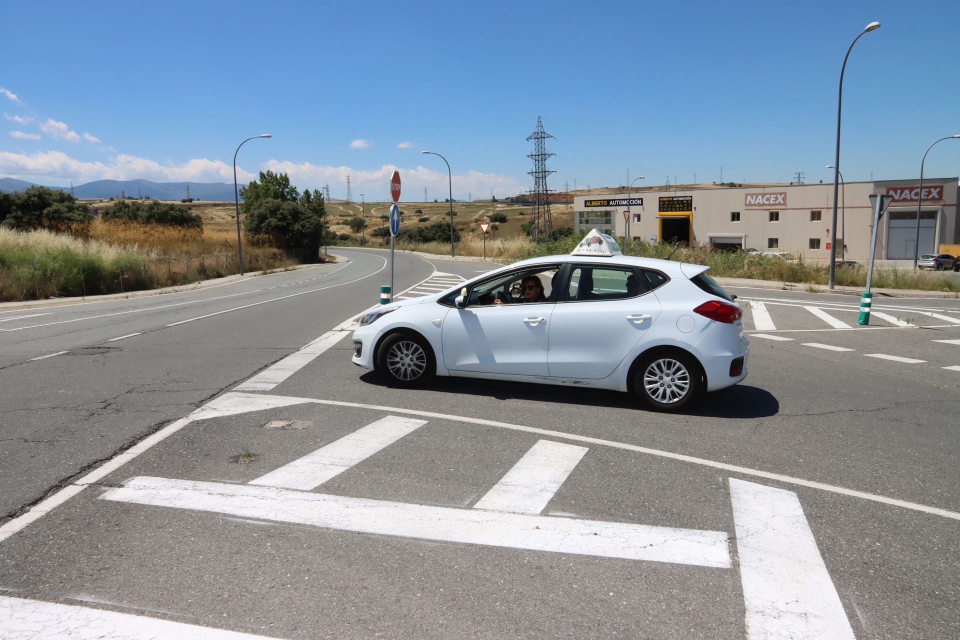 Raqueta cerca del Centro de Exámenes.