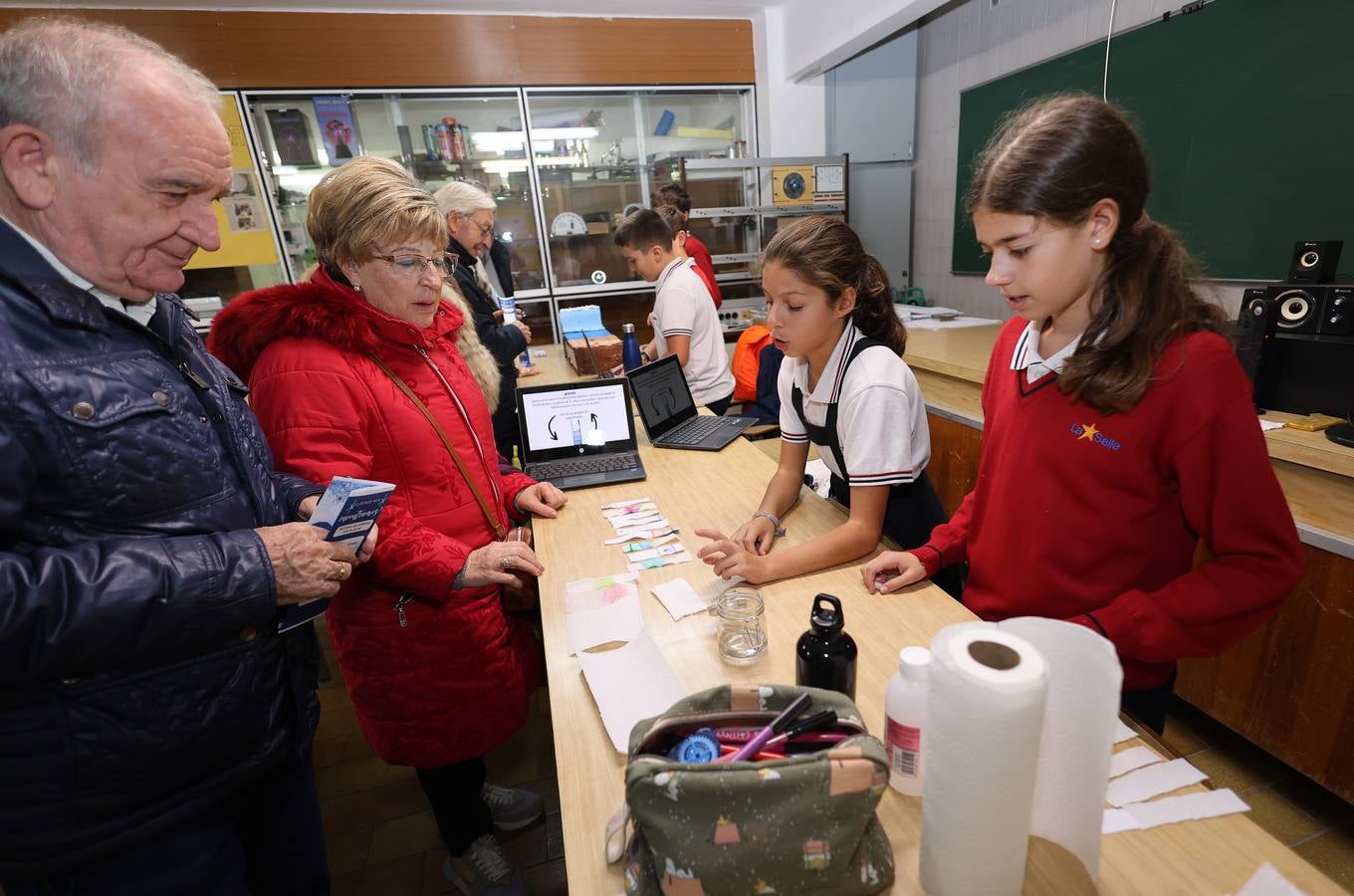 Pequeños científicos en La Salle