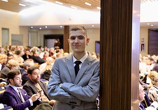 Juan de la Puente en el Auditorio de la Feria de Muestras antes de presentar su proyecto