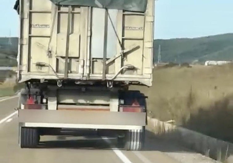 Imagen del vídeo del camión grabado por un testigo.