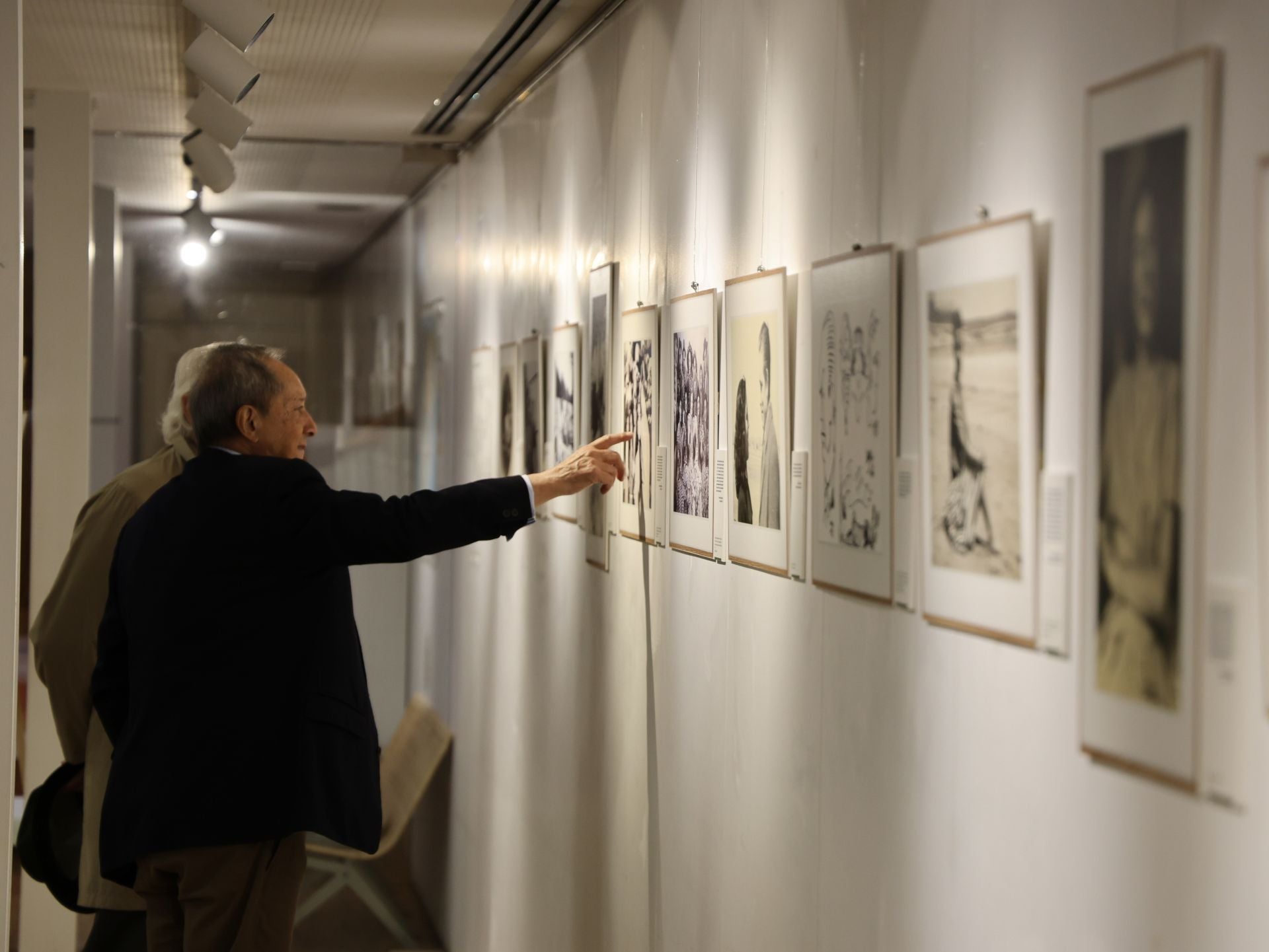 Exposición &#039;Ángeles, el equilibrio de Miguel Delibes&#039;, en el Pabellón de Cristal de Valladolid