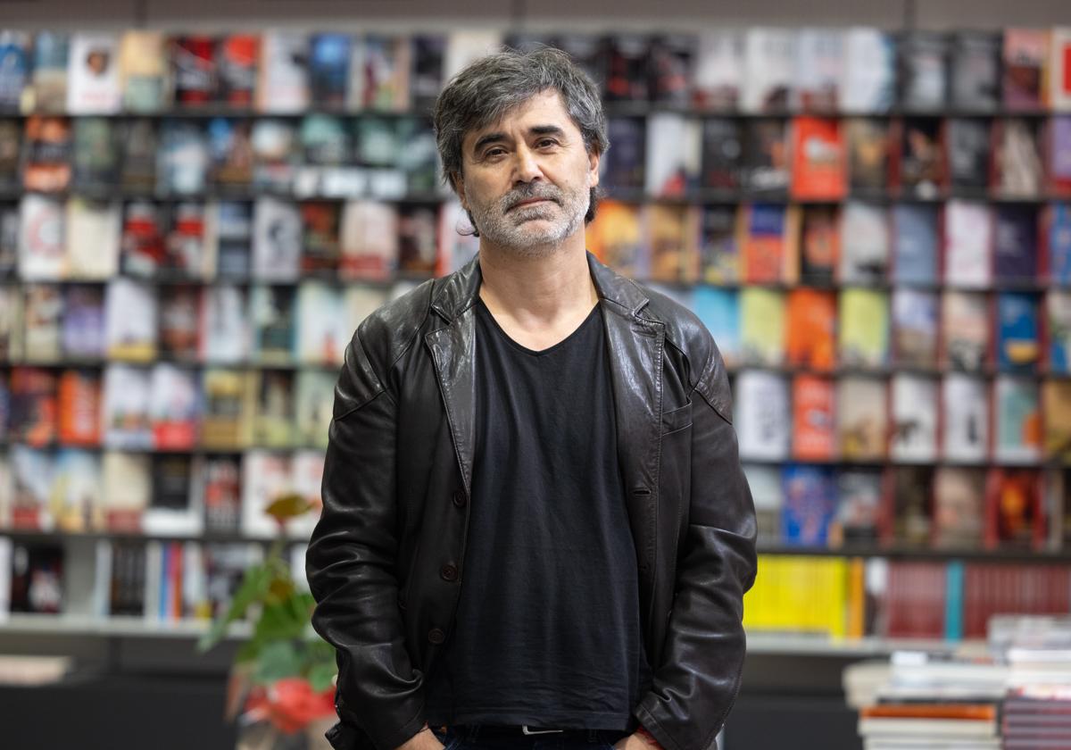 Pedro Simón, en la librería Oletvm.